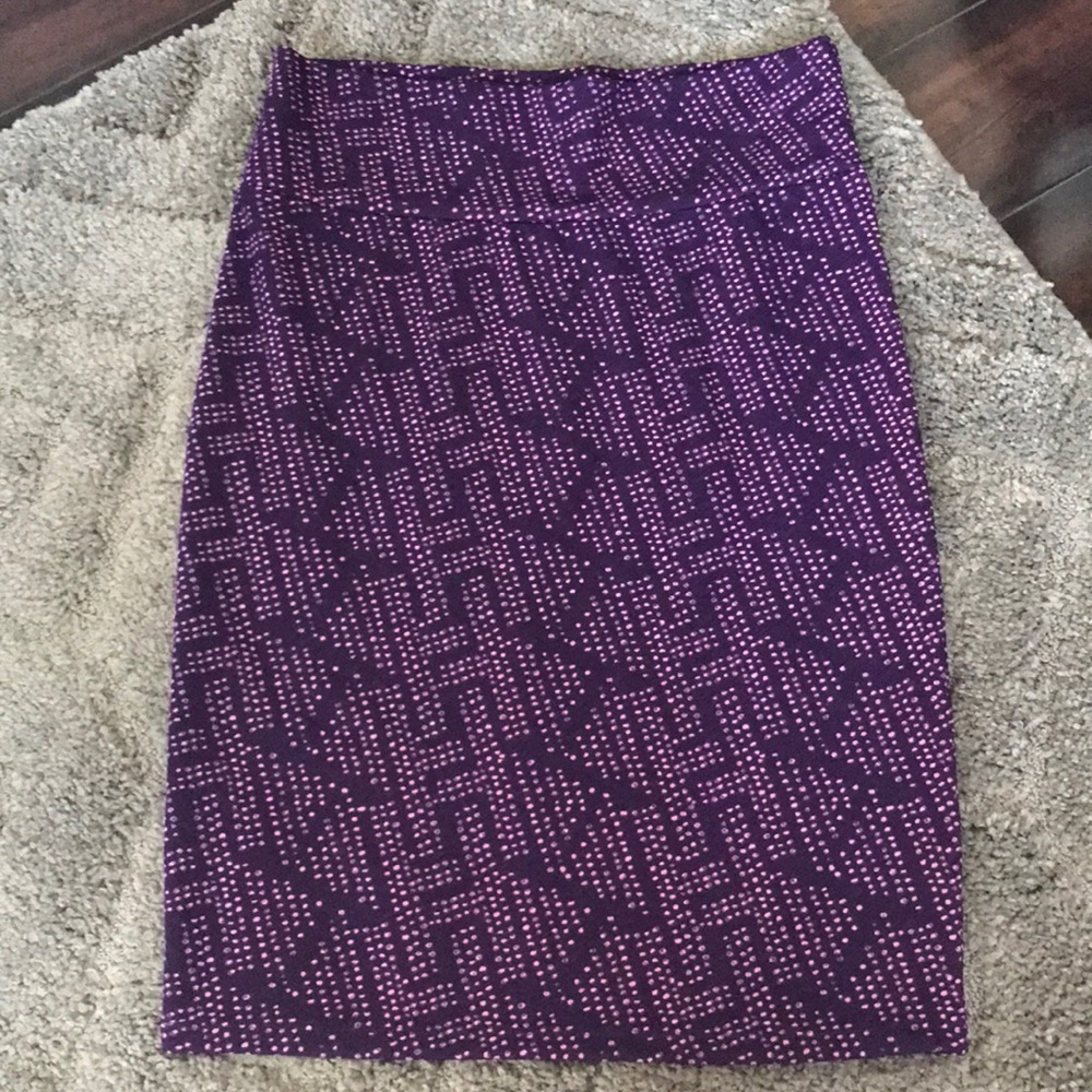 Buy 2 get 1 free ♥️ NWOT LuLaRoe Cassie skirt